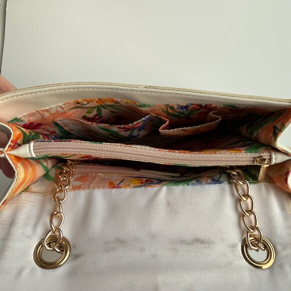 Aldo White Quilted Crossbody Purse with Gold Chain - Picture 9 of 16